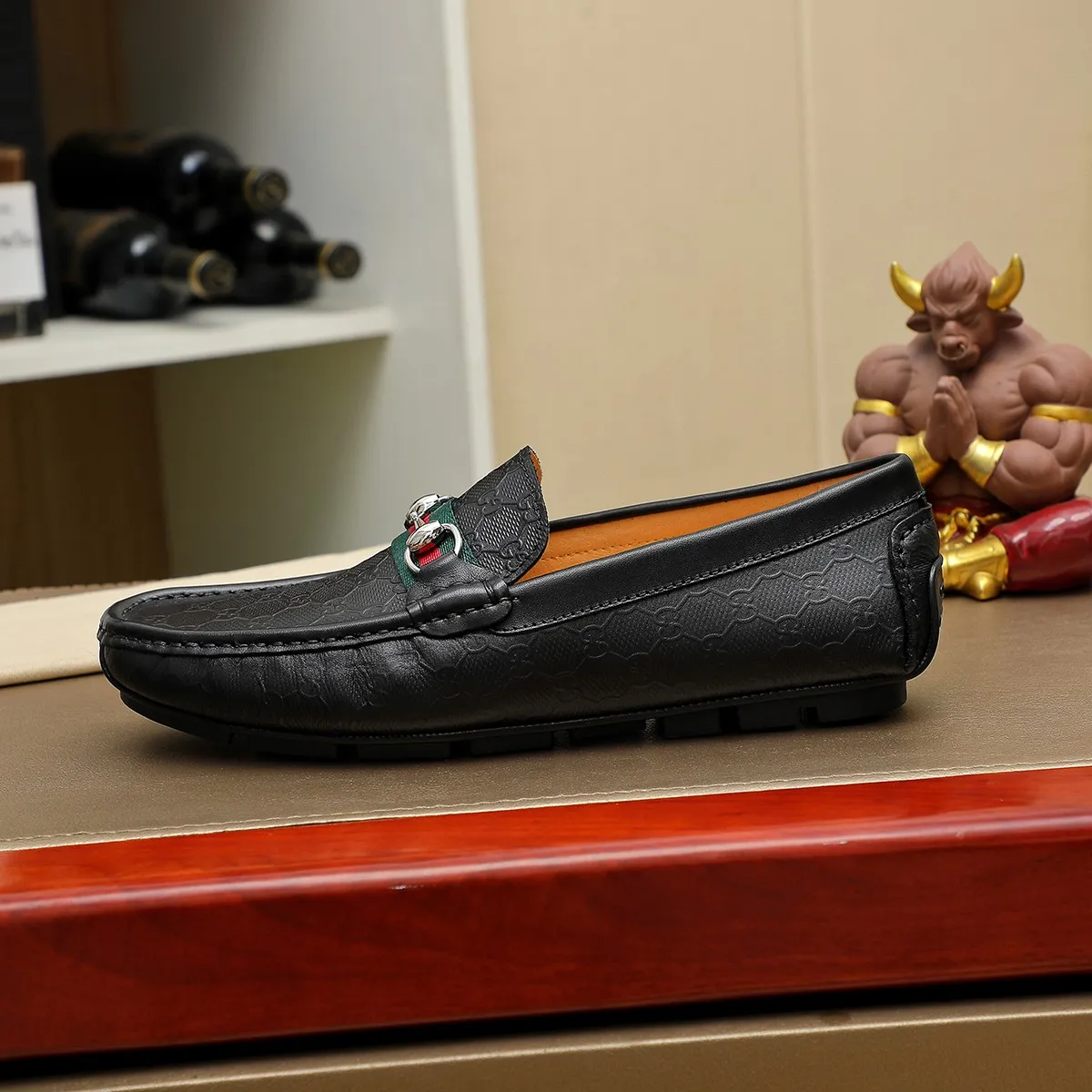 Men's shoes 💰360💰💰GUCCI Gucci official website synchronizes the latest model 🛃The upper is made of imported cowhide, 🐷leather lining, rubber outsole, 🎩🎩top-notch handcrafted workmanship with fine stitches and threads🔍definitely satisfy those perfectionist men who pursue high luxury quality 👏 Colors available! Code number 38-45 Large quantity in stock